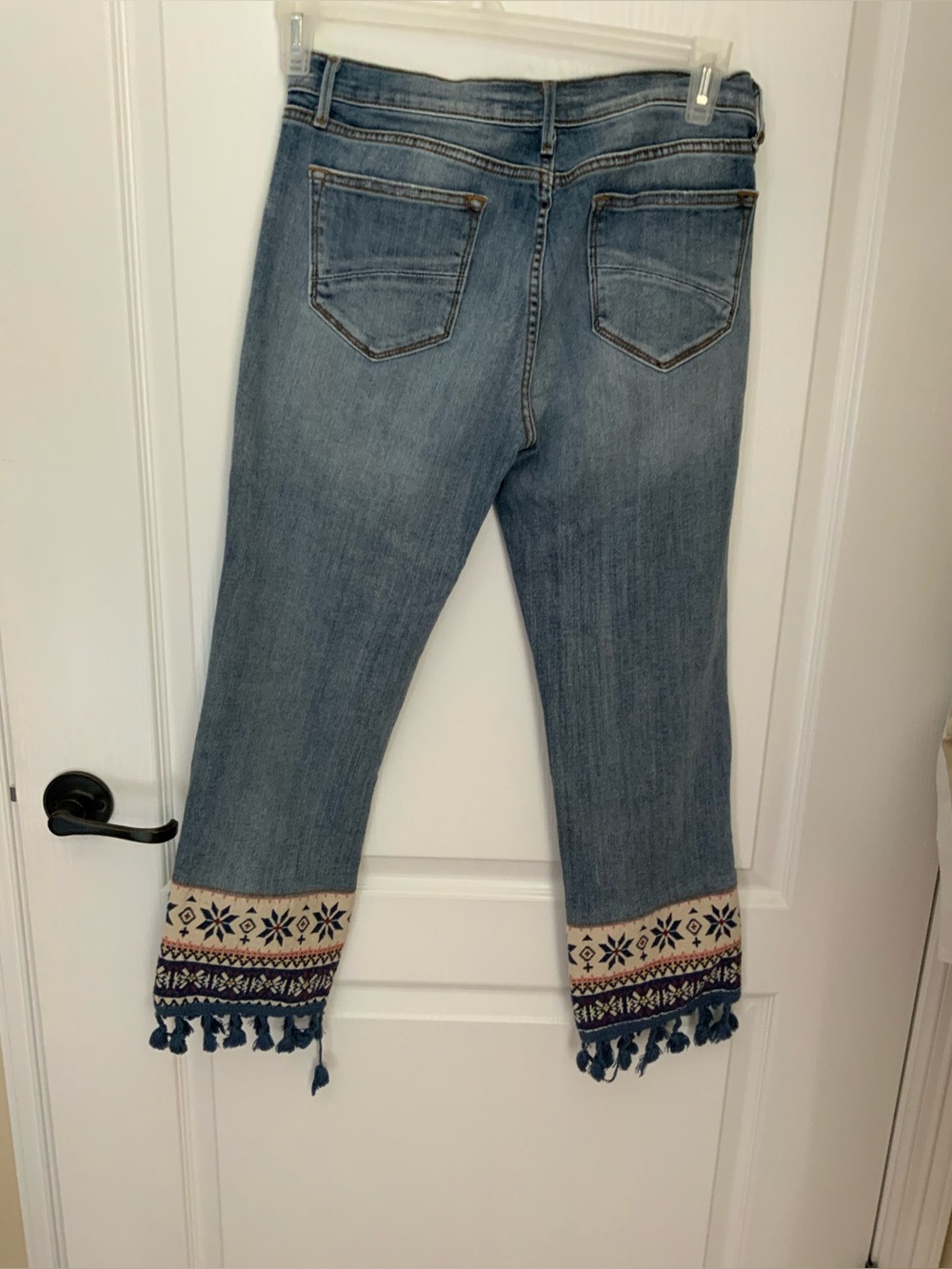 DRIFTWOOD Blue Cropped Jeans with Embroidered Tassel Hem